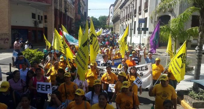 Docentes marcharán hoy por Asunción