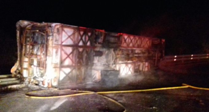 Incendio de autobús en Ecuador deja 14 personas muertas y 26 heridas