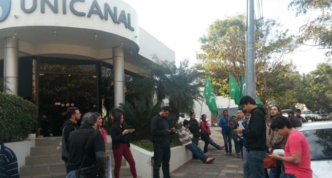 Despiden a periodista injustificadamente y comunicadores se manifiestan