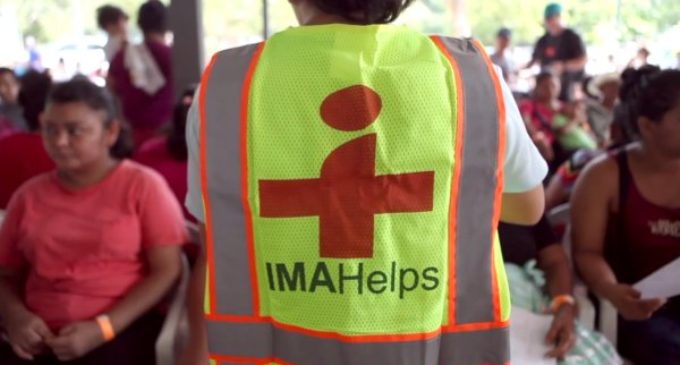 Médicos de IMAHelps brindan atención médica gratuita