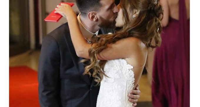 Messi y Antonela se dieron el “sí, quiero” ante 260 invitados en Rosario, su ciudad natal