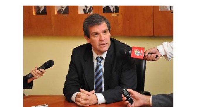 Paraguay es un país condenado al éxito económico, dice exministro de Hacienda