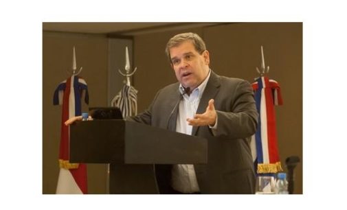 Principal variable que pone en riesgo la estabilidad macro es el déficit fiscal, según Manuel Ferreira