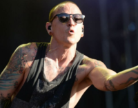 Hallan muerto al vocalista de Linkin Park, se habría suicidado
