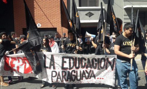 Estudiantes continúan marchando en busca de una mejor educación