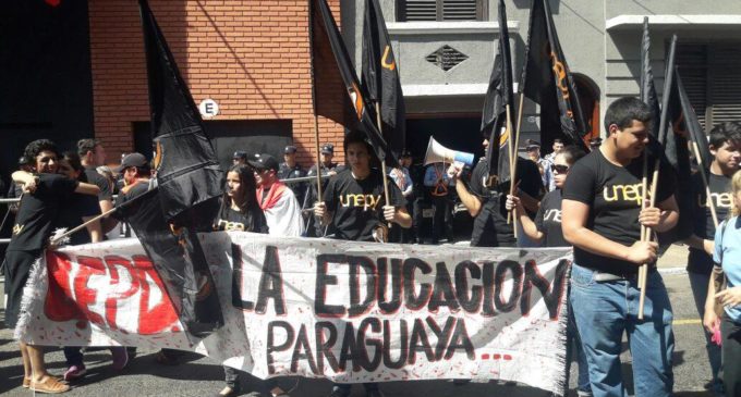 Estudiantes continúan marchando en busca de una mejor educación