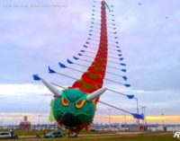 Domingo de pandorgas gigantes en la Costanera de Encarnación