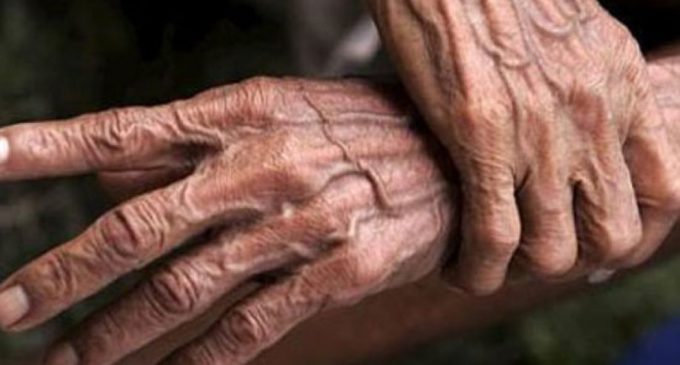 Juez es denunciado por enviar preso a anciano de 79 años, violando Código Penal