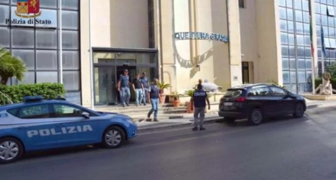 Escándalo en Italia: acusaron a 15 bomberos pirómanos de estafar a comunidad