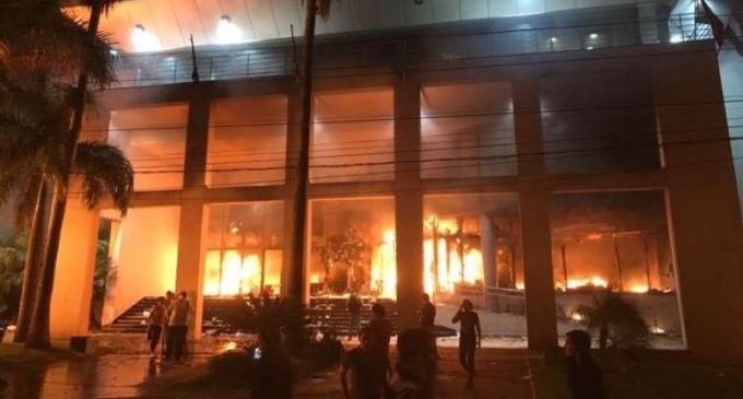 Dicen que quema del Congreso fue “planeada y financiada” por un sector político