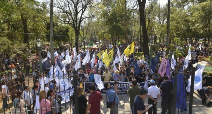 Pretenden alcanzar casi 80 mil docentes para mañana, en segundo día de huelga