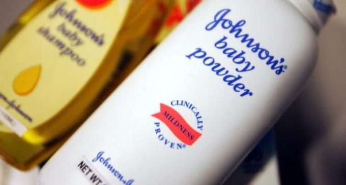 Condenan a Johnson & Johnson a pagar US$ 417 millones a mujer que desarrolló cáncer tras usar sus productos