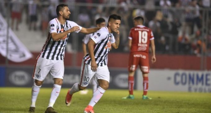 Libertad gana de nuevo y sella una tranquila clasificación