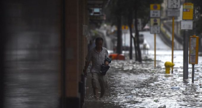 El tifón Hato deja seis muertos en Macao y Hong Kong