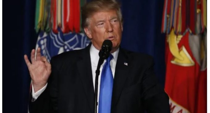 Trump considera que un retiro rápido de Afganistán dejaría “un vacío” a terroristas