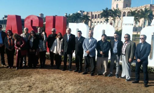 Inauguran escultura de ASUNCIÓN en el Palacio de López