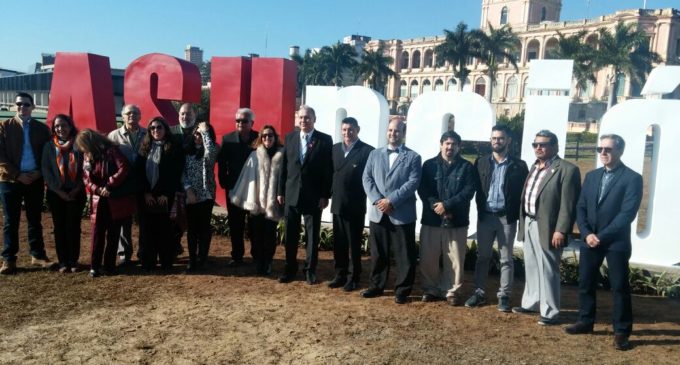 Inauguran escultura de ASUNCIÓN en el Palacio de López