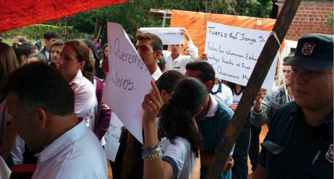 Toman colegio en Caazapá