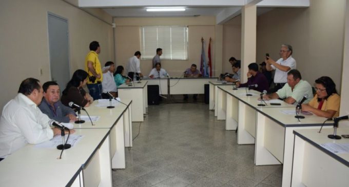 Junta de Guairá podría suspender a Òscar Chávez