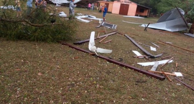 Temporal causó destrozos en Carmelo Peralta