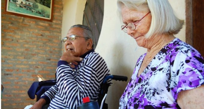 Esposa de “Kamba’i” Echeverría precisa de alguien que la lleve al hospital