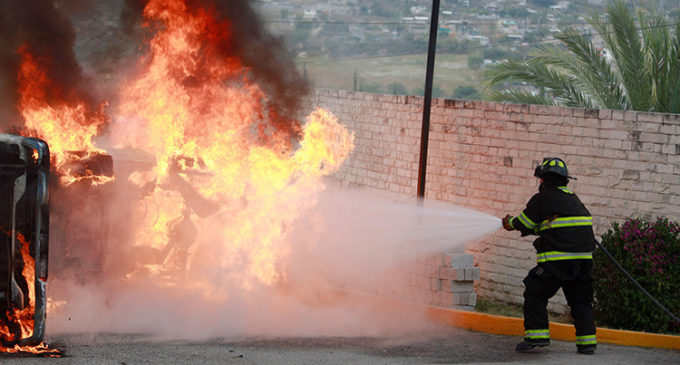 VIDEO: Se incendió autobús que transportaba a un club del fútbol mexicano