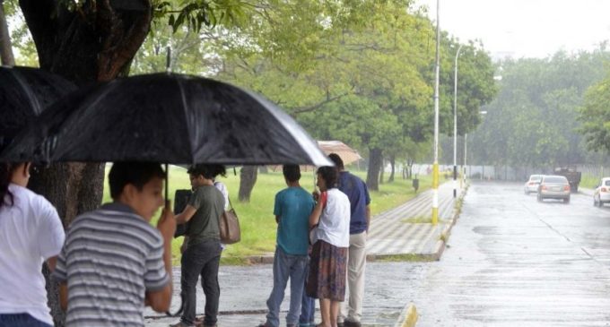 Fin de semana caluroso y con lluvias