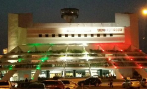 El Silvio Pettirossi se iluminó con los colores de México
