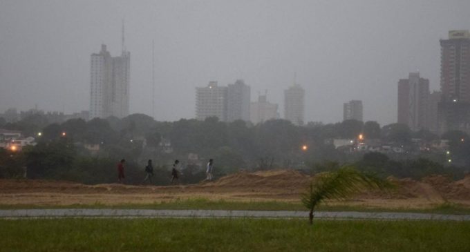 Lunes caluroso y el ingreso de un débil frente frío al final de la jornada