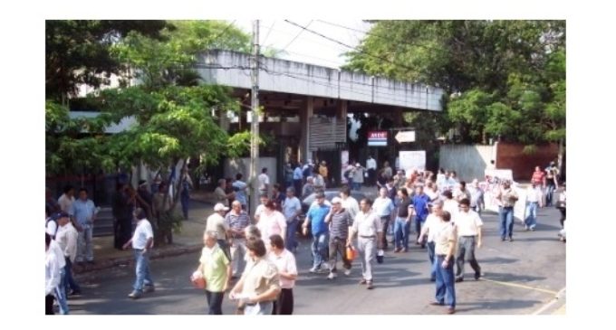 Continúan negociaciones entre Gobierno y funcionarios de la ANDE