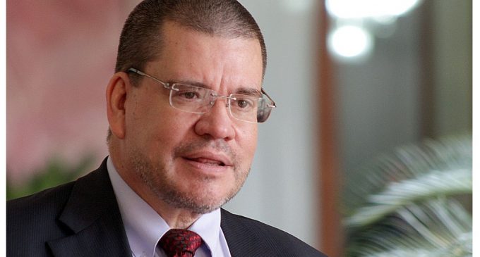 Ministro Barrios presentará renuncia