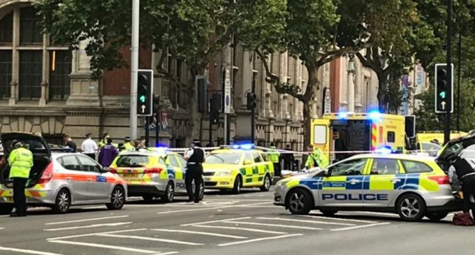 Reportan varios peatones atropellados por un automovilista en Londres