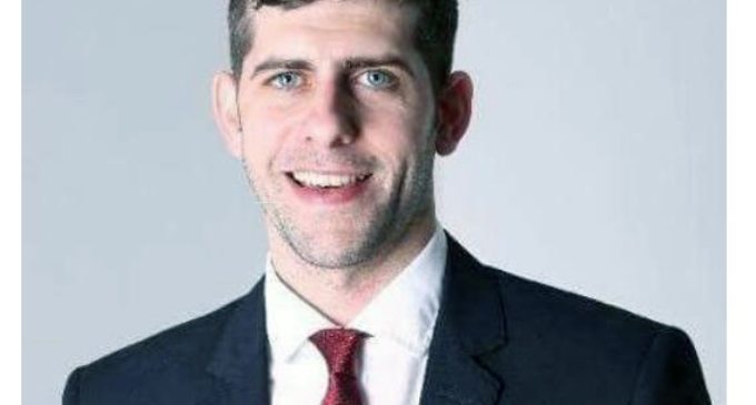 Precandidato a Diputado propone que políticos sean obligados a enviar a sus hijos a escuelas y colegios públicos