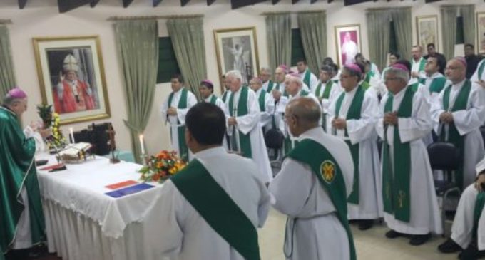 La ideología de género, la política y los jóvenes, en la agenda de la Iglesia