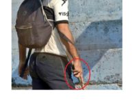 “Es un chico normal y de familia”: abogado de joven al que se lo ve con un cuchillo en estadio niega acusación