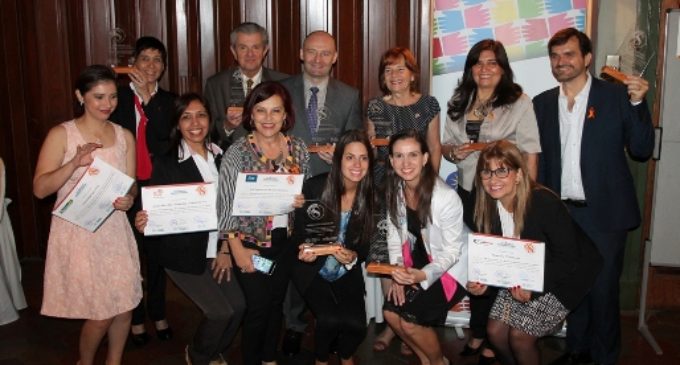 Distinguen a instituciones libres de violencia y discriminación
