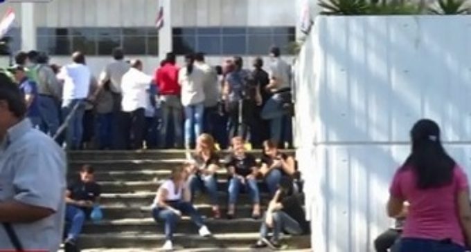 Trabajadores de la ANDE retoman manifestaciones
