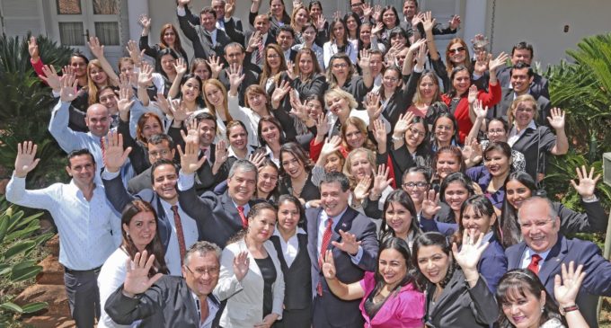 Becas Carlos A. López alcanzarían a 500 maestros
