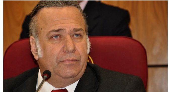 Senadores opositores piden suspensión de Óscar González Daher