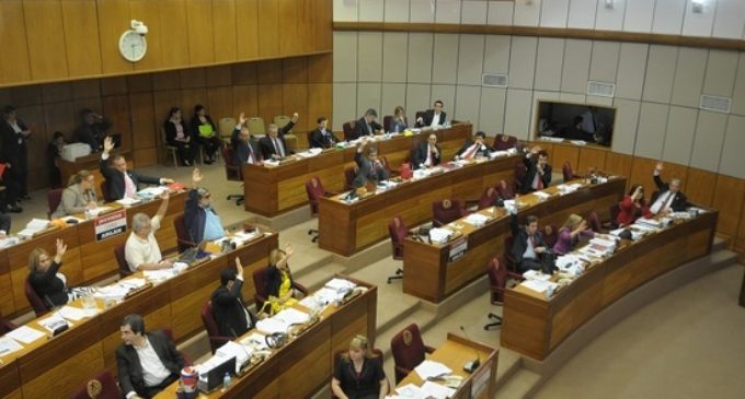 Reclamos de funcionarios de UNA, empleados de ANDE, docentes: Cargada agenda en análisis de Presupuesto