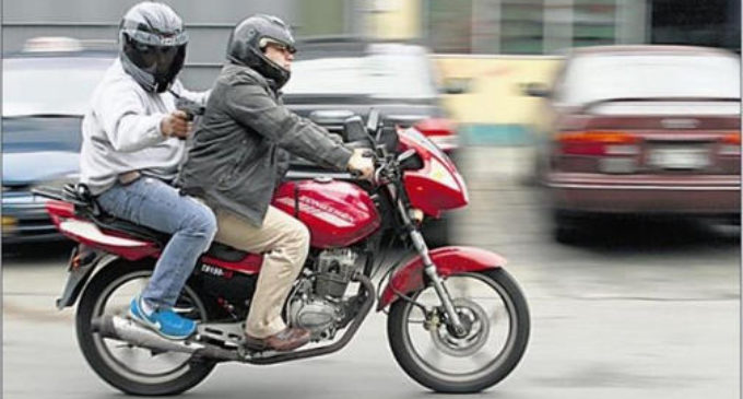 Motochorros hieren a hija de un policía