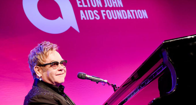Elton John será premiado por Harvard
