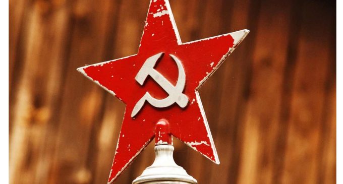 ¿Cuál es el significado de la hoz y el martillo, el máximo emblema de la Revolución Rusa y el comunismo?