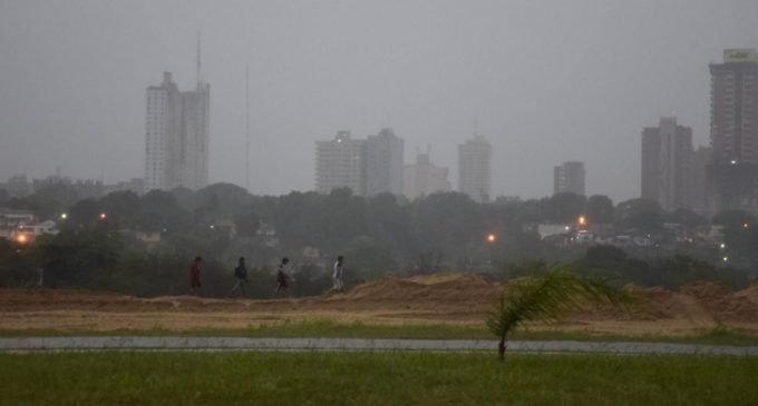 Anuncian lluvias y tormentas para 12 departamentos