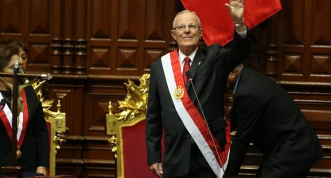Faltaron ocho votos para que el Congreso destituya al Presidente de Perú