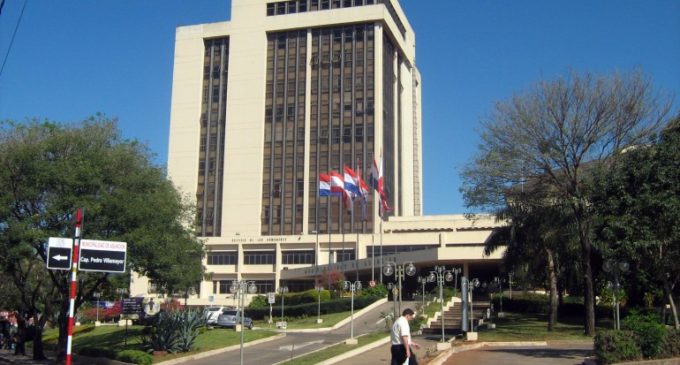 144 funcionarios nuevos más engrosan la ya extensa lista de empleados de la Municipalidad de Asunción
