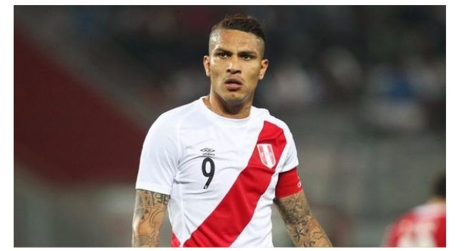 Un año de suspensión para Paolo Guerrero