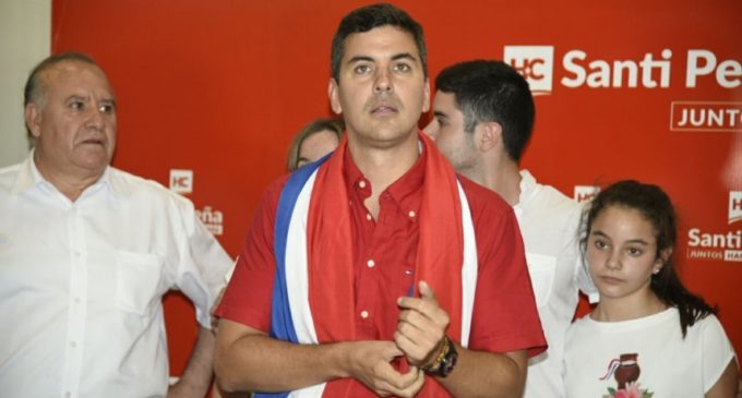 Santiago Peña reconoce victoria de Mario Abdo Benítez