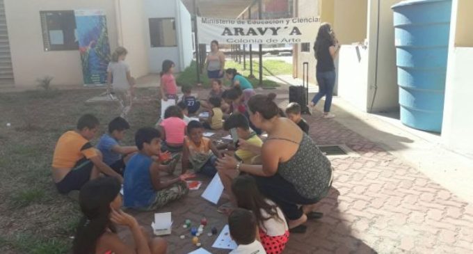 El Aravy´a que juega y enseña a niños de diversos barrios