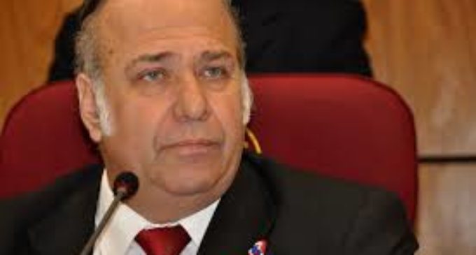 Senadores suspenden a González Daher y buscan sacarlo de su investidura